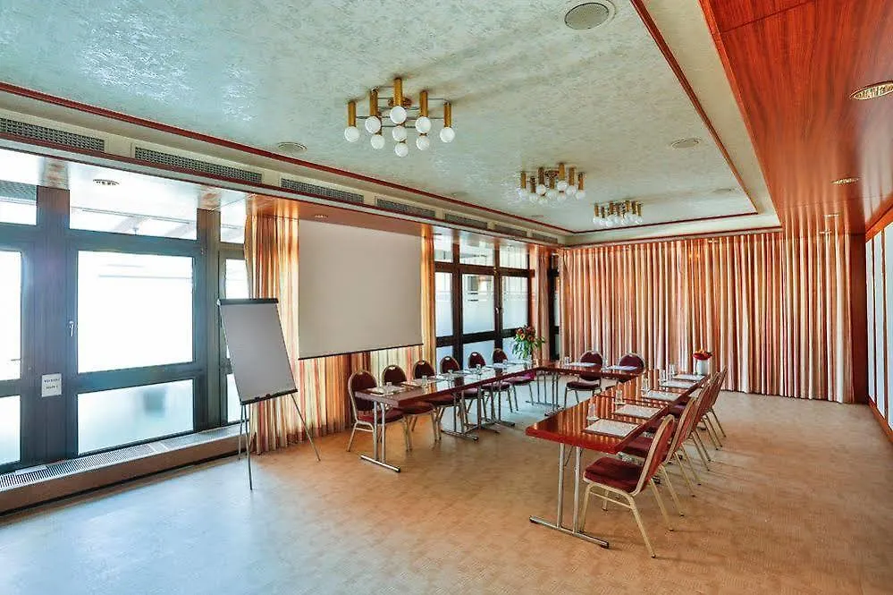 Arotel Best Living Nuernberg 3*, Nürnberg